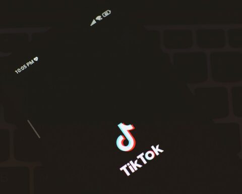 Un influenceur mexicain abattu en direct sur TikTok par des motocyclistes armés à Culiacán