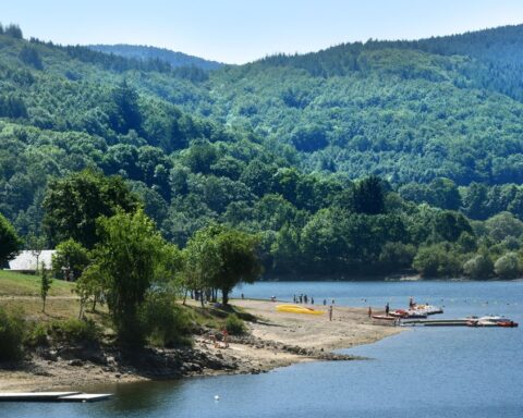 Un jeune homme de 18 ans retrouvé sain et sauf après une disparition au lac de Laouzas