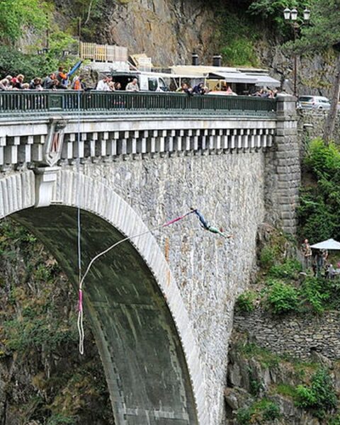 Un militaire gravement blessé après une chute de 20 mètres au pont Napoléon à Luz-Saint-Sauveur