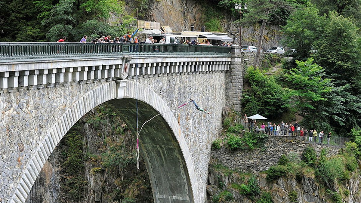 Un militaire gravement blessé après une chute de 20 mètres au pont Napoléon à Luz-Saint-Sauveur