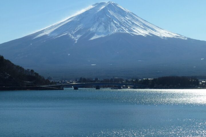 Un père abandonne son fils de 7 ans pendant huit heures sur le Mont Fuji pour finir l'ascension
