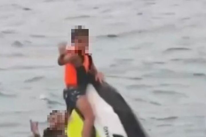 Un père français et ses deux fils secourus après 16 heures en mer près de Koh Samui