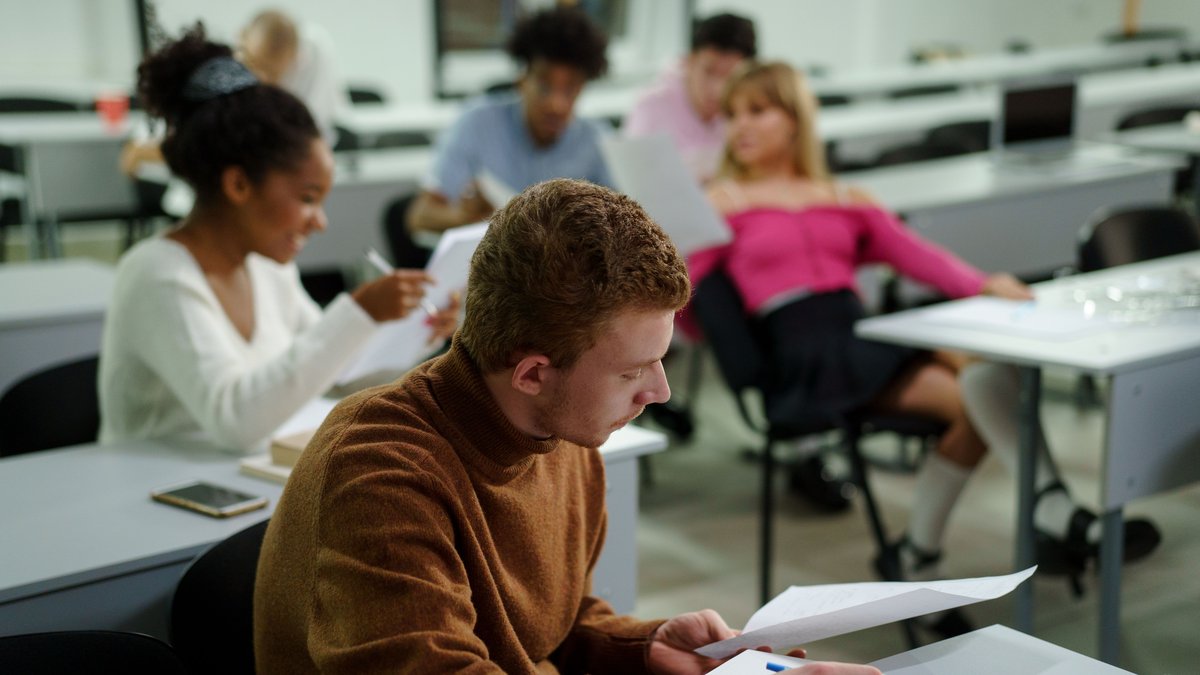 Un professeur américain révèle comment il a détecté 32 étudiants utilisant l'IA pour tricher
