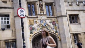 Un professeur noir de Cambridge, soumis à des accusations de plagiat et de racisme, retrouvé mort à Londres