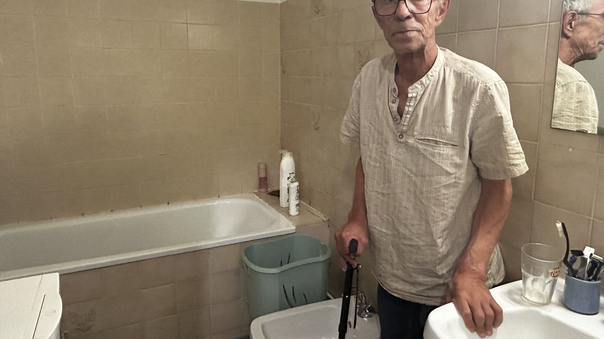 Un retraité arpente les difficultés locatives : il ne paie que la moitié du loyer face à l'absence de douche
