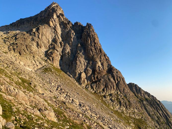 Un rocher se détache et entraîne la chute mortelle du vice-amiral Olivier Lebas dans les Pyrénées