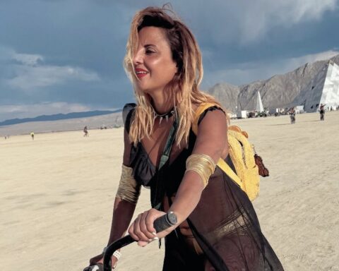 Un témoignage de Sheherazade : "Nous construisons tout en une semaine et à la fin, tout disparaît" au Burning Man dans le Nevada