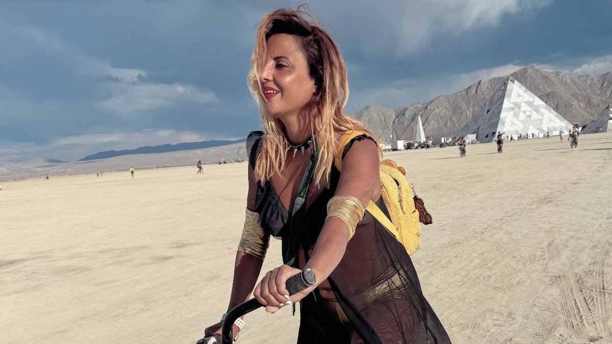 Un témoignage de Sheherazade : "Nous construisons tout en une semaine et à la fin, tout disparaît" au Burning Man dans le Nevada