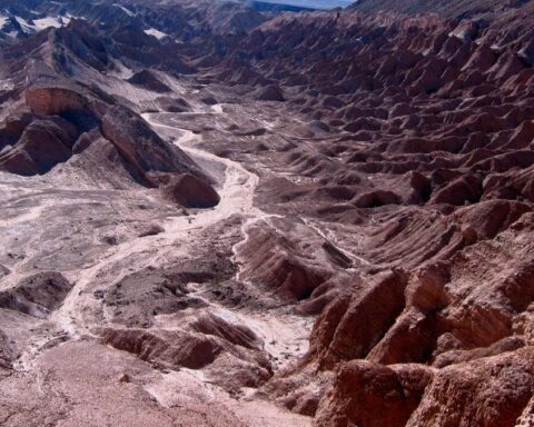 Un touriste français de 68 ans meurt dans la vallée de la Mort après un enlisage de véhicule