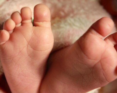 Une fillette de 10 mois décède dans une voiture laissée par sa grand-mère dans le Kentucky