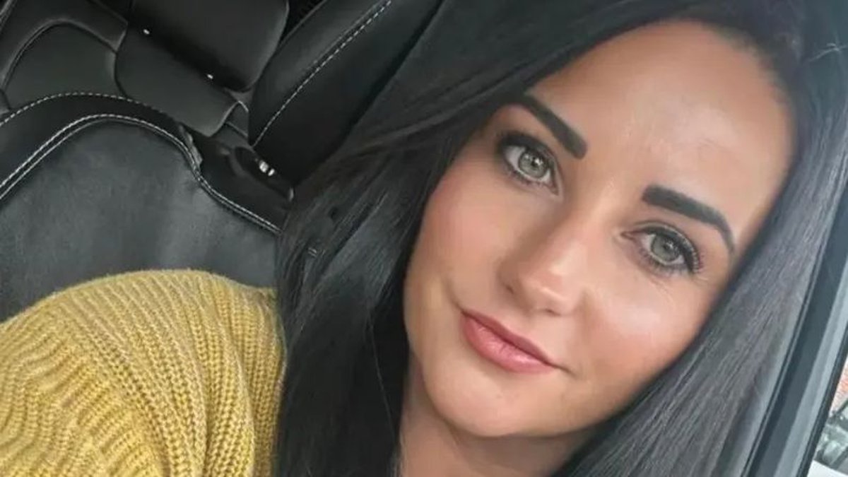 Une mère de famille de 35 ans perd la vie dans un accident tragique en Ohio après la chute d'un arbre sur son SUV