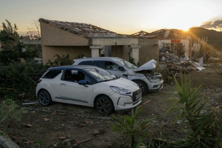 Une tornade dévastatrice à Pomas : 300 maisons touchées et 41 blessés, le village en état de choc