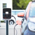 Voitures électriques : le remplacement des moteurs thermiques transforme le marché de l'occasion.