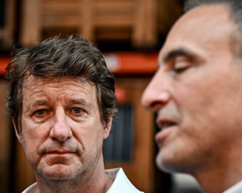 Yannick Jadot soutient Raphaël Glucksmann pour la présidentielle de 2027 et préparera un état d'urgence écologique