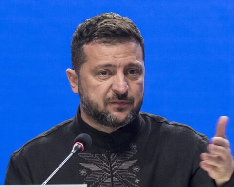 Zelensky évoque la résistance de l'Ukraine face à la Russie lors du 35e anniversaire de son indépendance