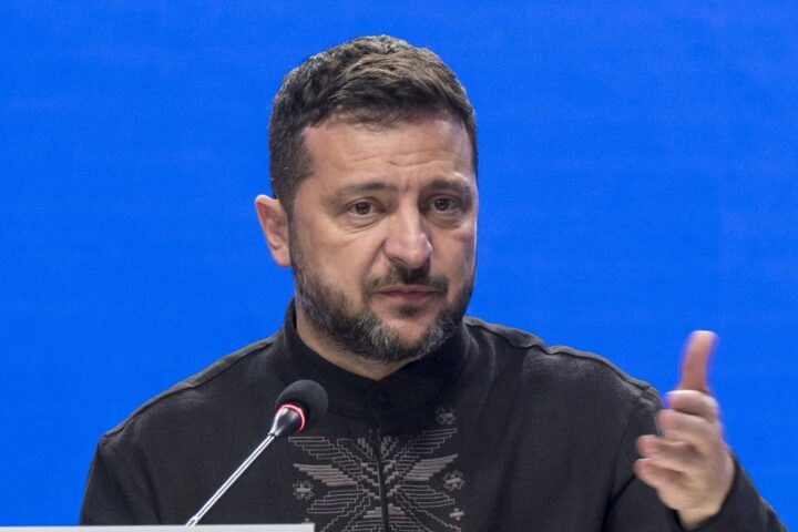Zelensky évoque la résistance de l'Ukraine face à la Russie lors du 35e anniversaire de son indépendance