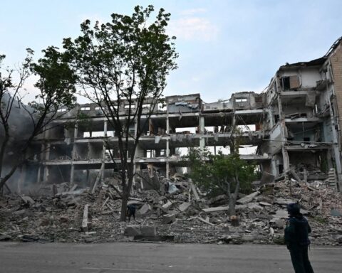 Zelensky visite ses troupes sur le front entre Donetsk et Zaporijjia