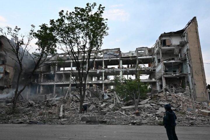 Zelensky visite ses troupes sur le front entre Donetsk et Zaporijjia