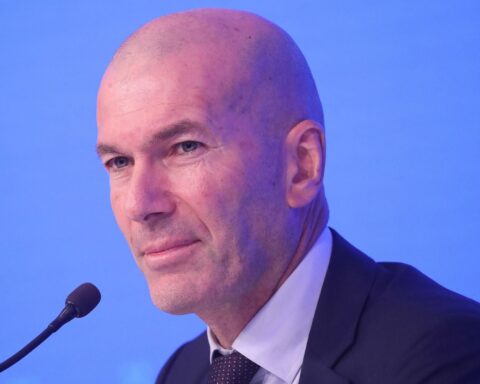 Zidane dément la rumeur de son refus d'une invitation de l'Élysée