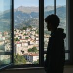 Arrestation d’un adolescent soupçonné de détenir des contenus terroristes dans la province de Trente