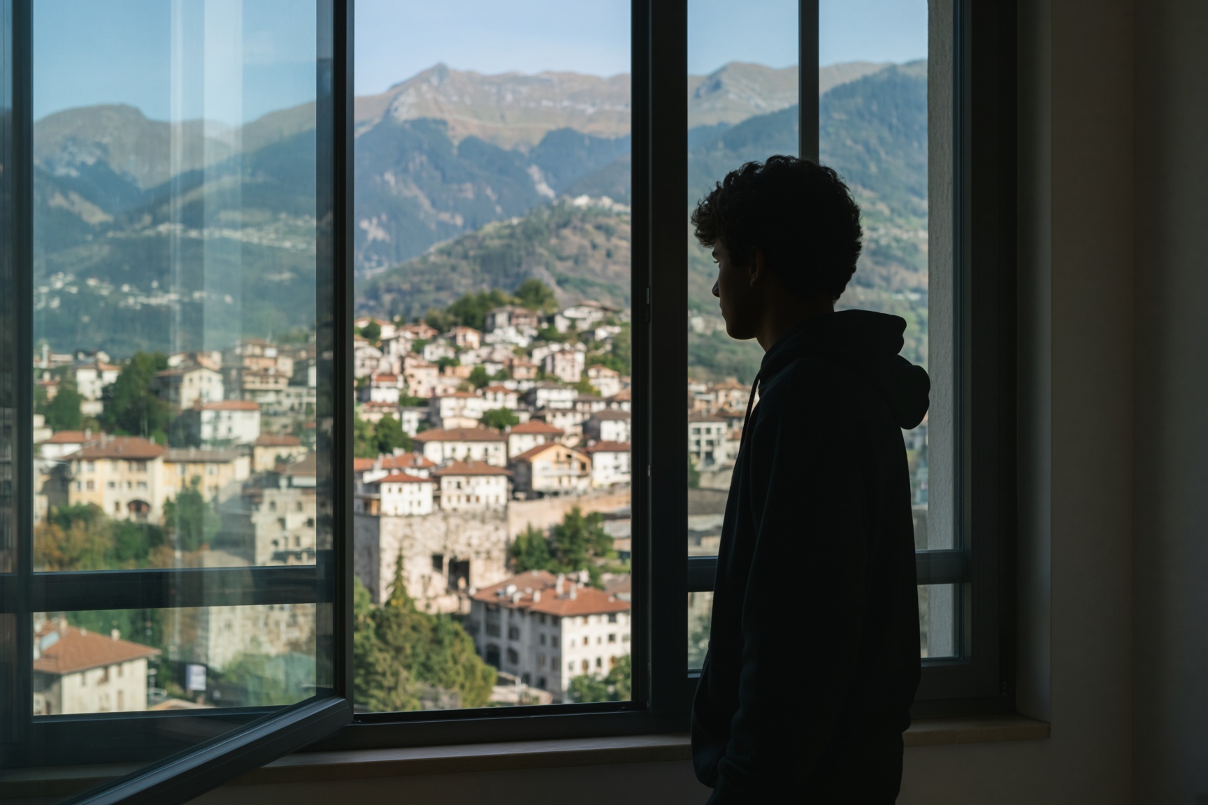 Arrestation d’un adolescent soupçonné de détenir des contenus terroristes dans la province de Trente