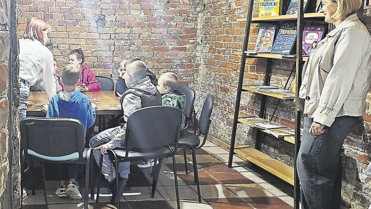 À Kharkiv, le Palais des Enfants fournit un refuge éducatif aux jeunes déplacés par la guerre