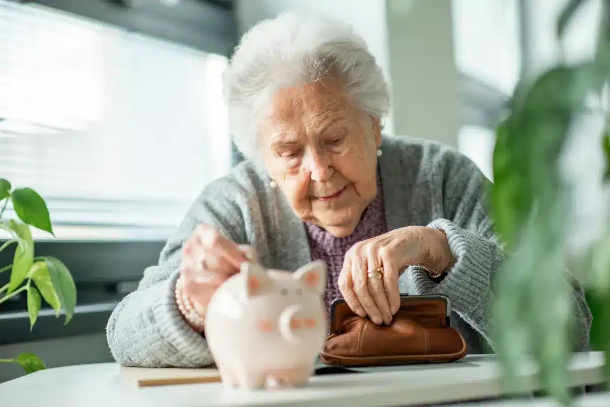 Agirc-Arrco met fin au gel des pensions : 14 millions de retraités bénéficieront d'une augmentation, découvrez le montant supplémentaire dès novembre.