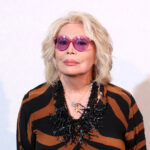 Amanda Lear accuse Miley Cyrus de plagiat pour sa chanson « Redlights »