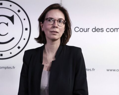 Amélie de Montchalin appelle à un réveil politique face à la dette publique
