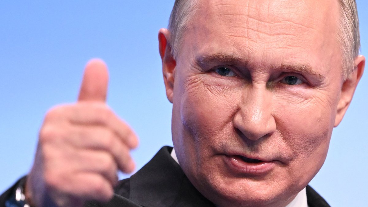 Analyse des législatives russes : le parti "Russie unie" de Poutine pourrait avoir moins de 35 % des voix selon Novaïa Gazeta
