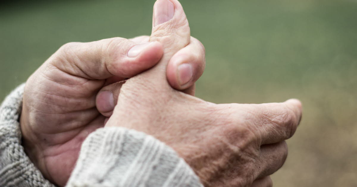 Arthrose du pouce : des idées reçues qui nuisent à la prise en charge des douleurs