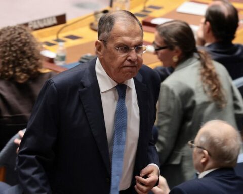 Au moins 2 morts et 6 blessés à Kiev après une attaque massive de missiles russes