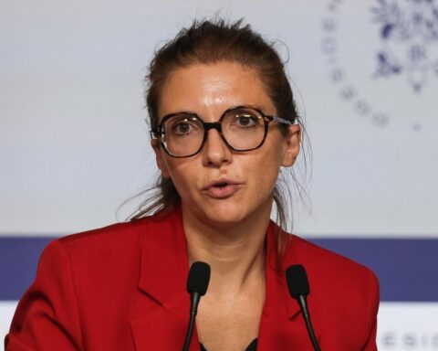 Aurore Bergé défend la « liberté d’expression » concernant la théorie du grand remplacement et suscite la controverse