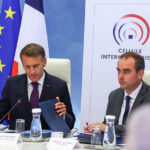 Baisse historique de la popularité d'Emmanuel Macron et de Sébastien Lecornu avant l'élection présidentielle