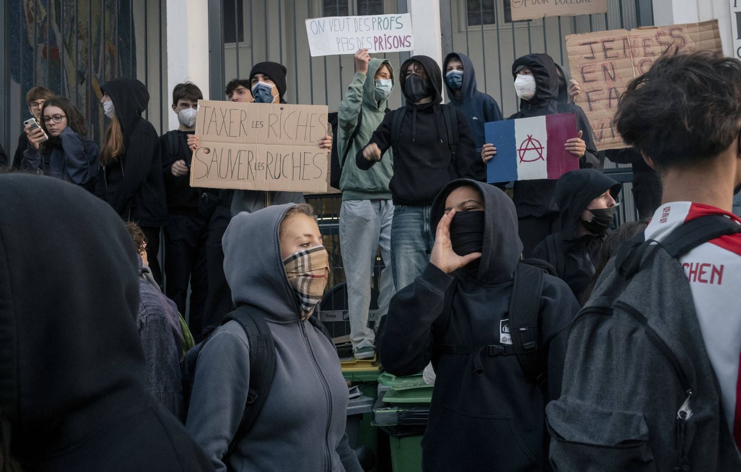 Blocages dans les lycées : le gouvernement appelle les forces de l’ordre à intervenir face aux violences