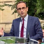 Bordeaux présente des mesures pour devenir habitable face au dérèglement climatique d'ici 2050