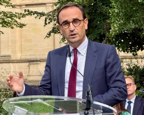 Bordeaux présente des mesures pour devenir habitable face au dérèglement climatique d'ici 2050