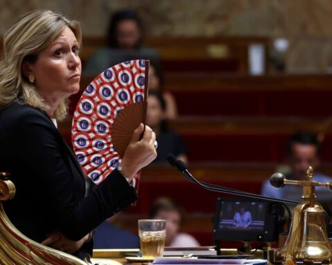 Braun-Pivet critique Retailleau sur sa proposition de contourner le Conseil constitutionnel