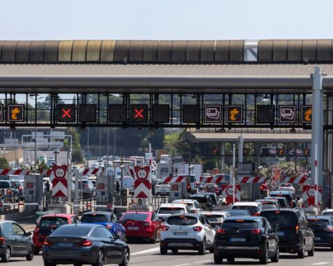 Budget 2027 : le gouvernement prévoit une hausse de 800 millions d’euros des taxes pour les exploitants d’autoroutes et d’aéroports