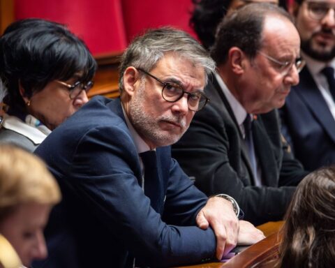 Budget 2027 : le PS menace de censurer Lecornu si aucun compromis n'est atteint