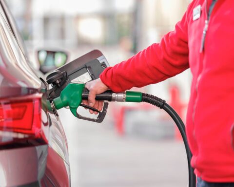 Carburants : prolongation des aides de 400 millions d'euros face à 37 milliards d'euros de recettes fiscales.