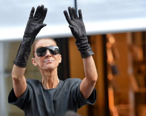 Céline Dion de retour sur scène à Paris, les théories complotistes ressurgissent