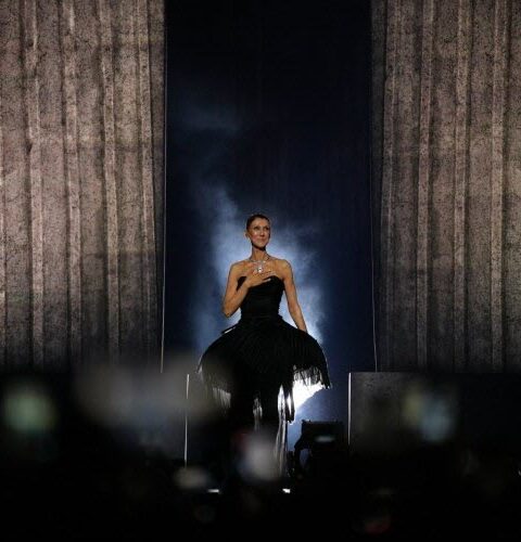 Céline Dion fait son retour triomphant à Paris après six ans d'absence due à la maladie