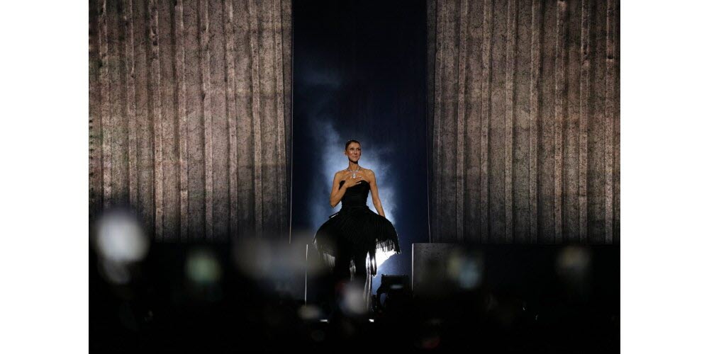 Céline Dion fait son retour triomphant à Paris après six ans d'absence due à la maladie 1 Céline Dion fait son retour triomphant à Paris après six ans d'absence due à la maladie