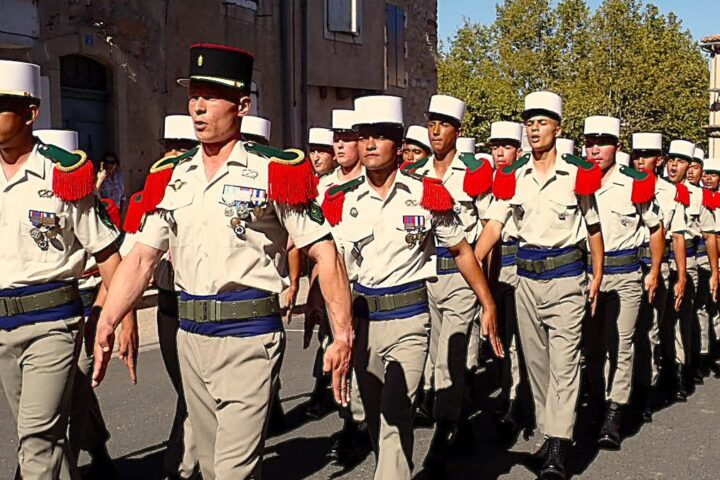 Cérémonie à Dourgne : 35 jeunes volontaires du 4e Régiment étranger reçoivent leur képi blanc