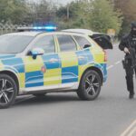 Cinq hommes arrêtés pour un complot terroriste présumé près d'une base militaire britannique utilisée par les forces américaines