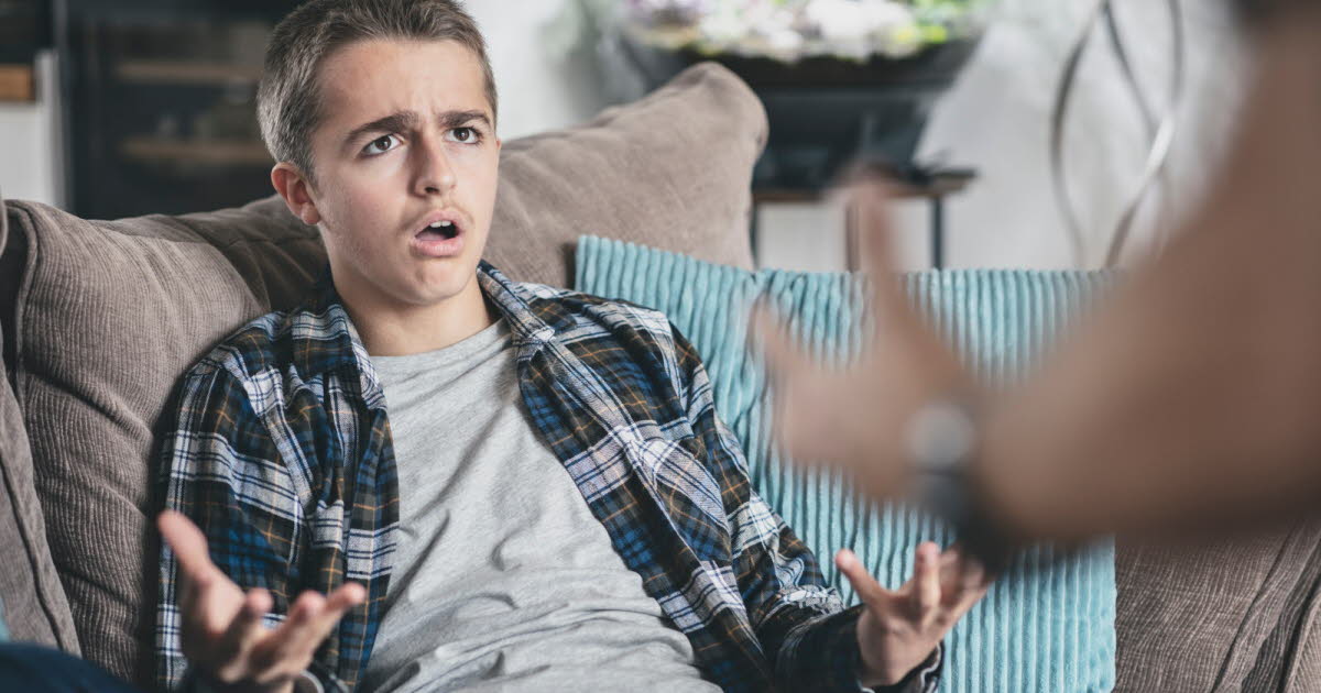 Comment aborder la sexualité avec son adolescent : conseils d'une sexologue à Paris