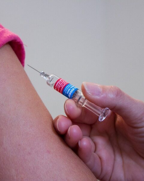 Covid-19 en France : Analyse de l'augmentation de 76 % des consultations médicales.