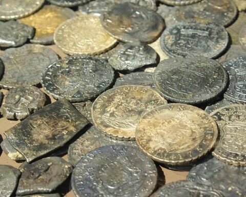 Découverte au Danemark : le plus grand trésor d'argent de l'époque viking jamais retrouvé