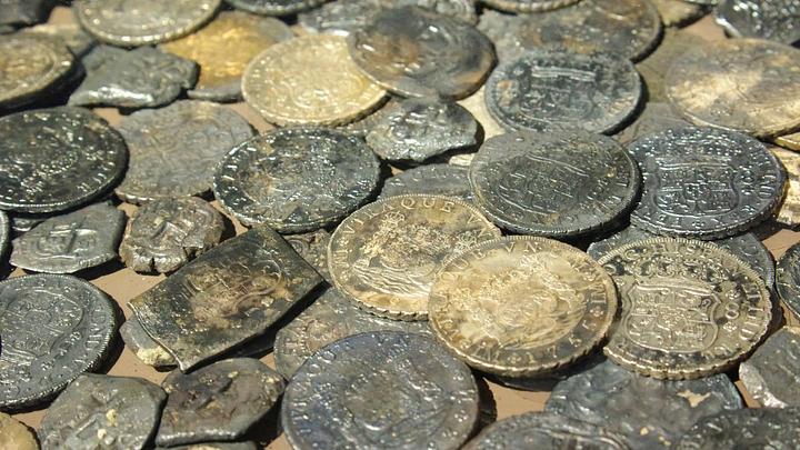 Découverte au Danemark : le plus grand trésor d'argent de l'époque viking jamais retrouvé